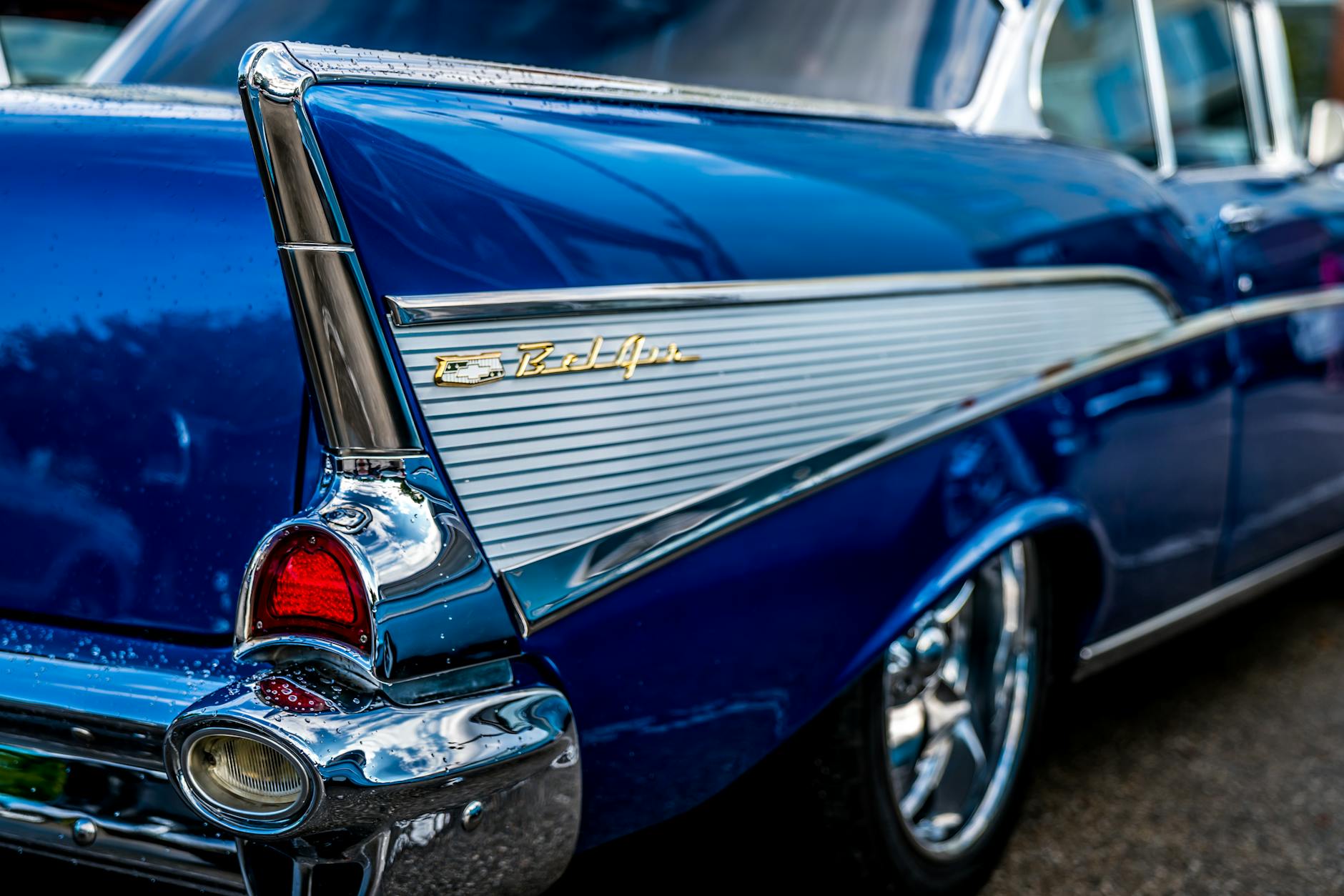 The American Car Brand That Dominated NASCAR — Then Vanished Without a Trace